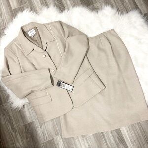 NWT LE’ SUITE COLLECTIONS Skirt Set